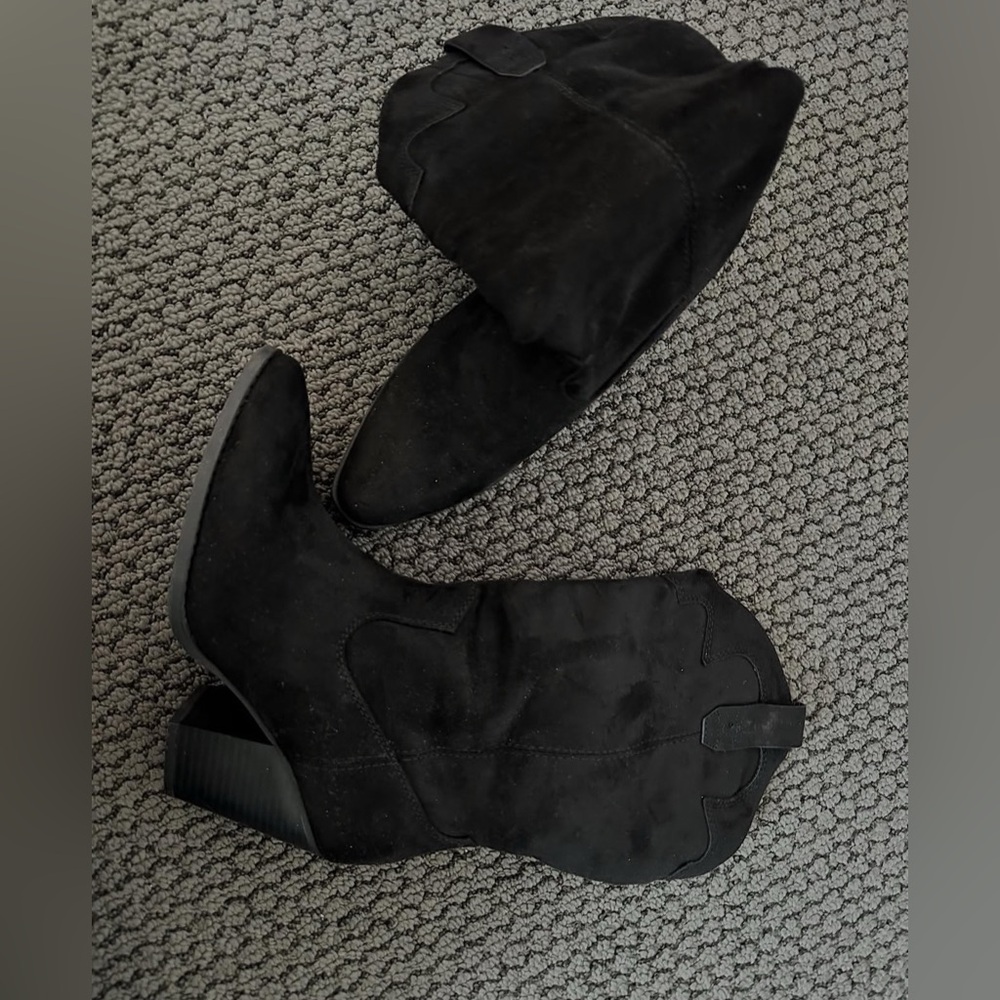 Soda Black Heeled Boots